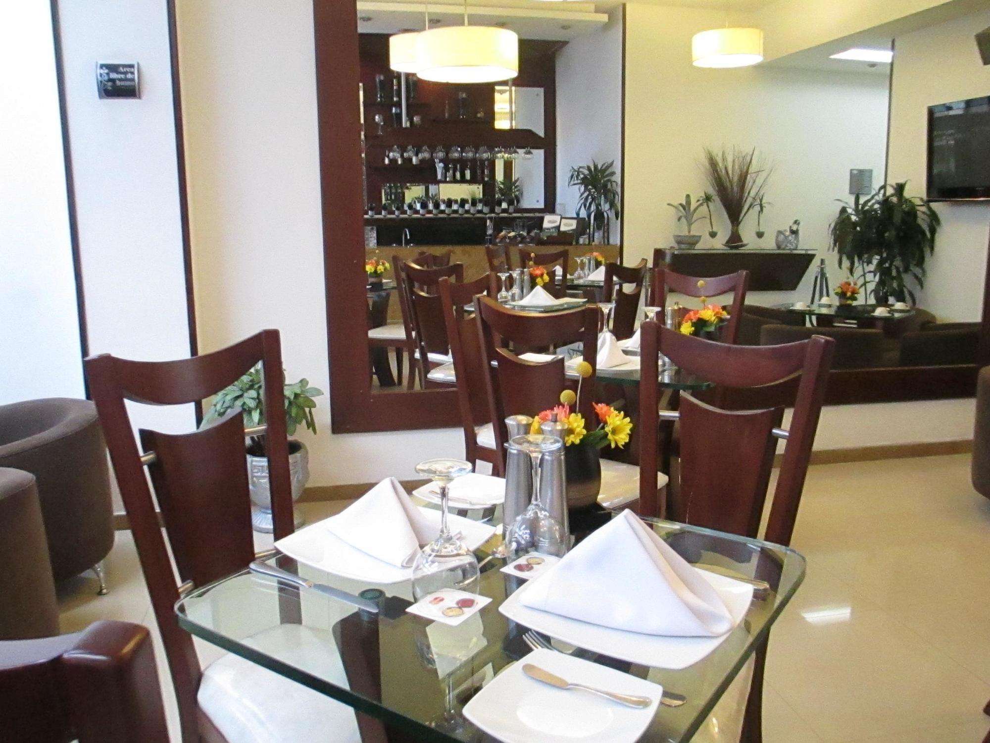 Hotel Platinum Suite Богота Екстериор снимка